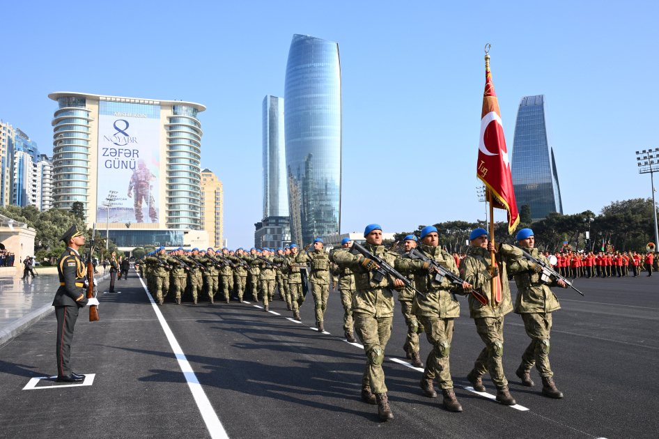 President Ilham Aliyev, First Lady Mehriban Aliyeva, President Erdoğan, Pakistani PM attend Military Parade in Baku (PHOTO/VIDEO)