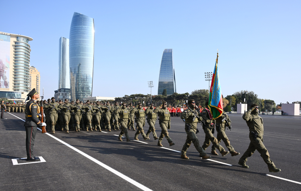 President Ilham Aliyev, First Lady Mehriban Aliyeva, President Erdoğan, Pakistani PM attend Military Parade in Baku (PHOTO/VIDEO)