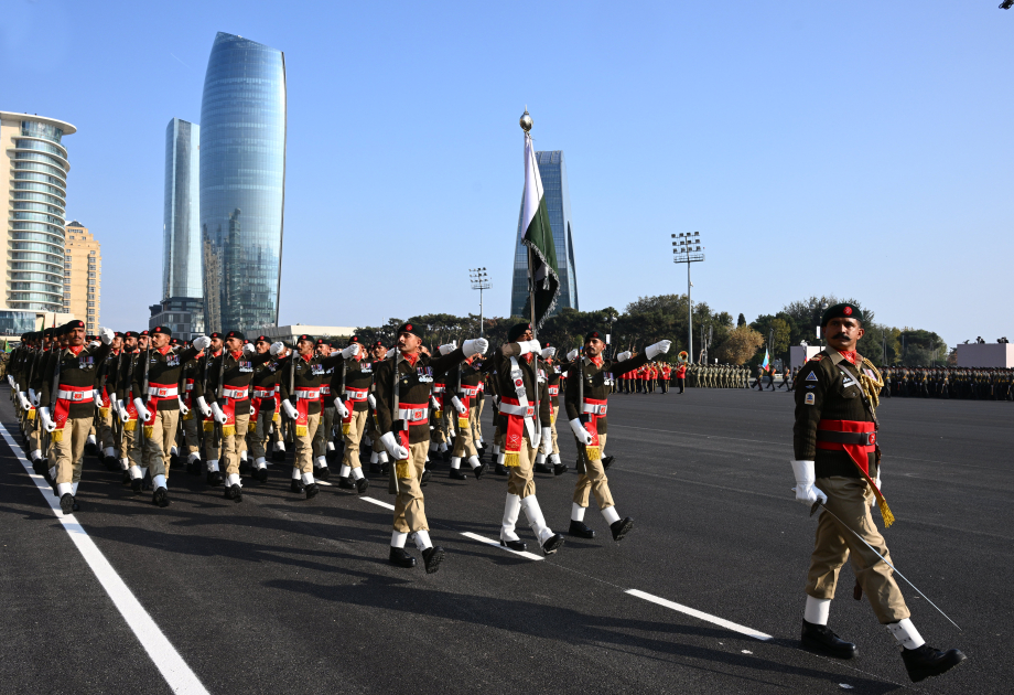 President Ilham Aliyev, First Lady Mehriban Aliyeva, President Erdoğan, Pakistani PM attend Military Parade in Baku (PHOTO/VIDEO)