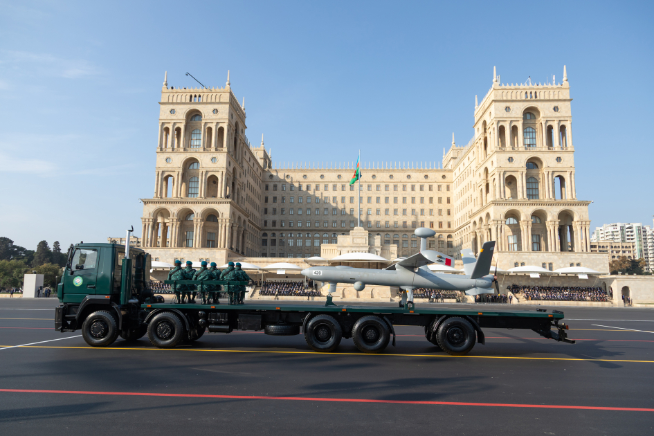 President Ilham Aliyev, First Lady Mehriban Aliyeva, President Erdoğan, Pakistani PM attend Military Parade in Baku (PHOTO/VIDEO)