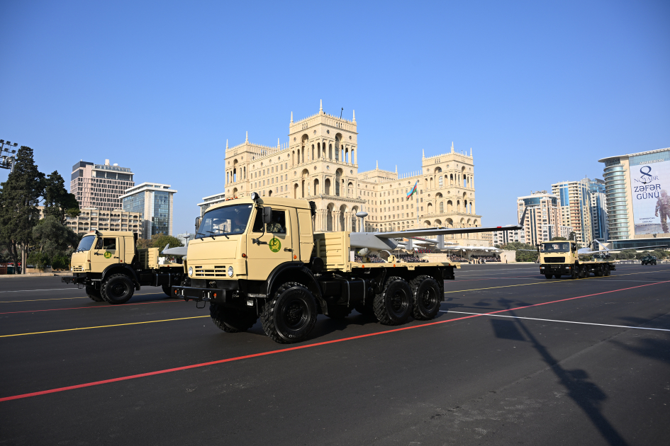 President Ilham Aliyev, First Lady Mehriban Aliyeva, President Erdoğan, Pakistani PM attend Military Parade in Baku (PHOTO/VIDEO)