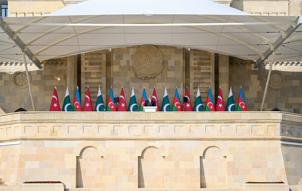 President Ilham Aliyev, First Lady Mehriban Aliyeva, President Erdoğan, Pakistani PM attend Military Parade in Baku (PHOTO/VIDEO)