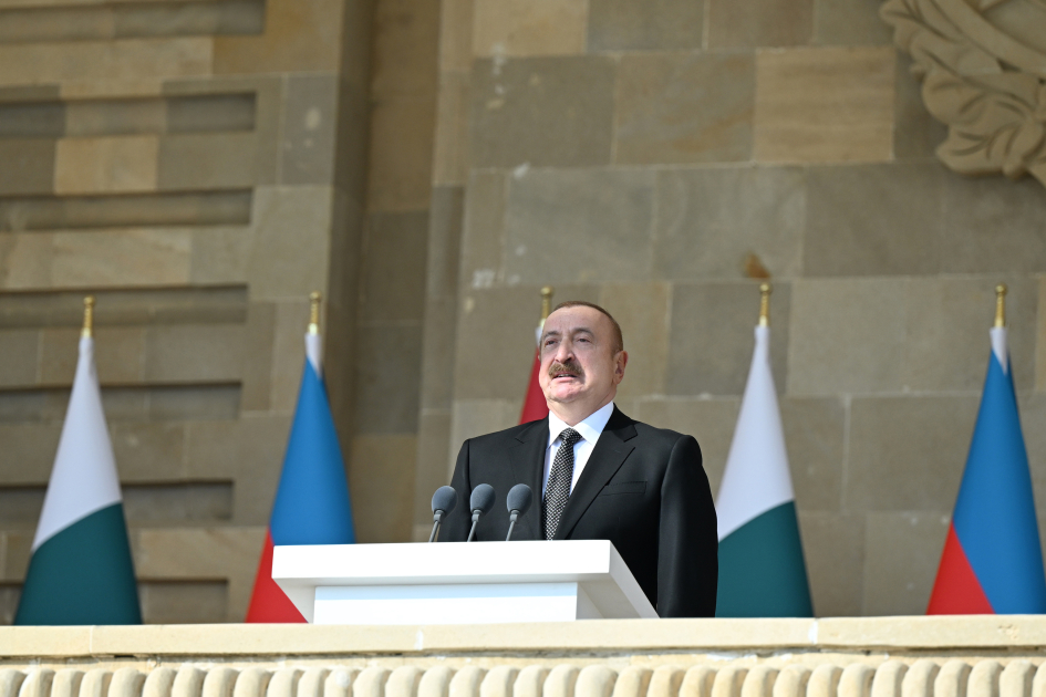 President Ilham Aliyev, First Lady Mehriban Aliyeva, President Erdoğan, Pakistani PM attend Military Parade in Baku (PHOTO/VIDEO)