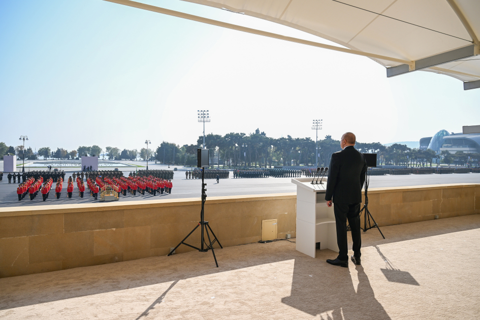 President Ilham Aliyev, First Lady Mehriban Aliyeva, President Erdoğan, Pakistani PM attend Military Parade in Baku (PHOTO/VIDEO)