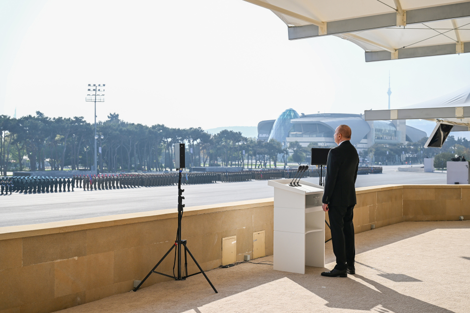 President Ilham Aliyev, First Lady Mehriban Aliyeva, President Erdoğan, Pakistani PM attend Military Parade in Baku (PHOTO/VIDEO)