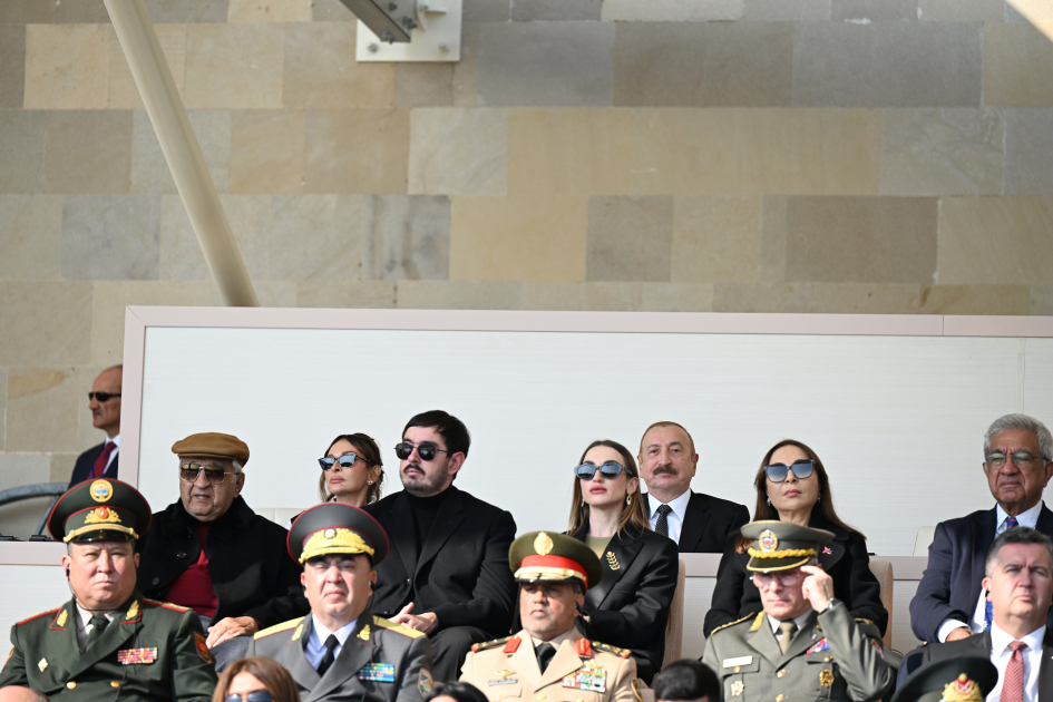 President Ilham Aliyev, First Lady Mehriban Aliyeva, President Erdoğan, Pakistani PM attend Military Parade in Baku (PHOTO/VIDEO)