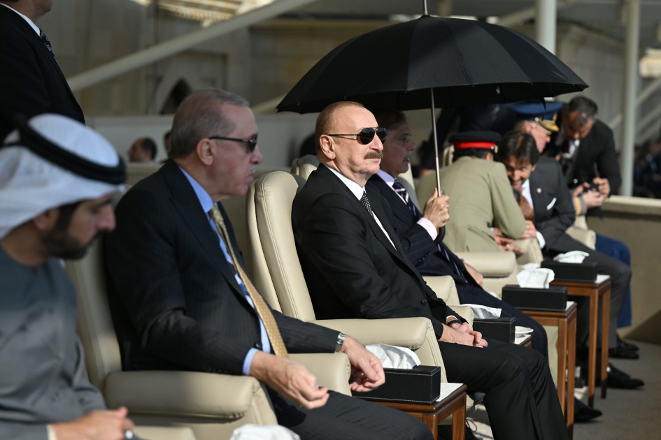 President Ilham Aliyev, First Lady Mehriban Aliyeva, President Erdoğan, Pakistani PM attend Military Parade in Baku (PHOTO/VIDEO)