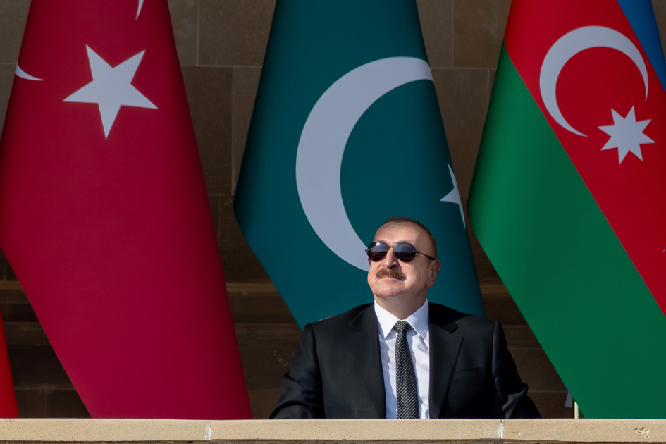 President Ilham Aliyev, First Lady Mehriban Aliyeva, President Erdoğan, Pakistani PM attend Military Parade in Baku (PHOTO/VIDEO)