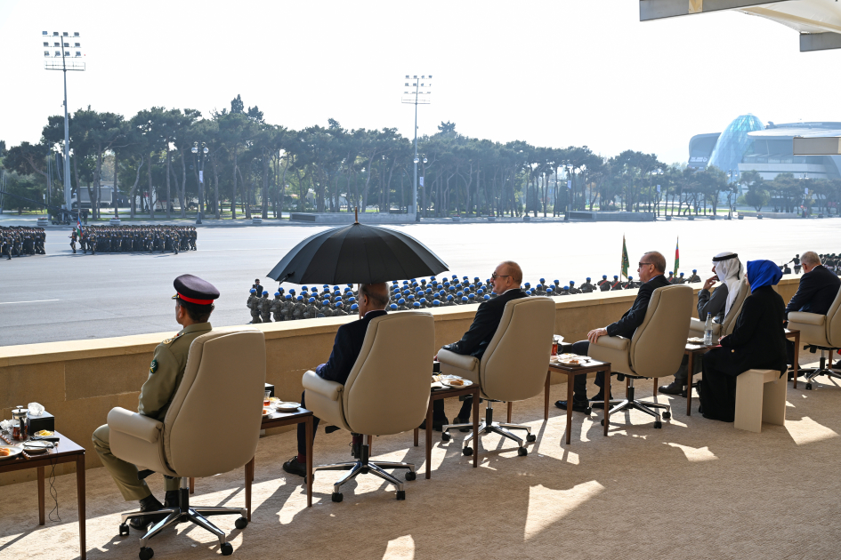 President Ilham Aliyev, First Lady Mehriban Aliyeva, President Erdoğan, Pakistani PM attend Military Parade in Baku (PHOTO/VIDEO)