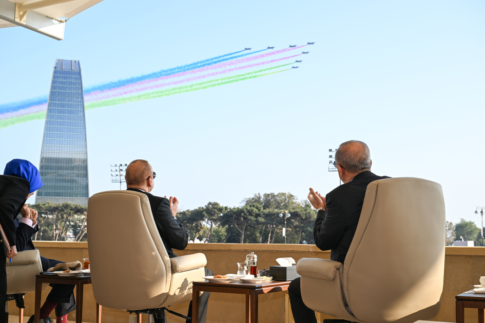 President Ilham Aliyev, First Lady Mehriban Aliyeva, President Erdoğan, Pakistani PM attend Military Parade in Baku (PHOTO/VIDEO)