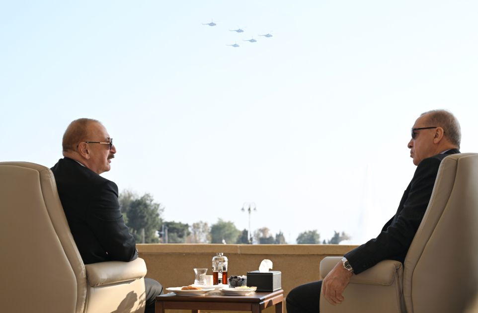 President Ilham Aliyev, First Lady Mehriban Aliyeva, President Erdoğan, Pakistani PM attend Military Parade in Baku (PHOTO/VIDEO)