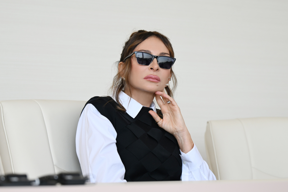 President Ilham Aliyev, First Lady Mehriban Aliyeva, President Erdoğan, Pakistani PM attend Military Parade in Baku (PHOTO/VIDEO)