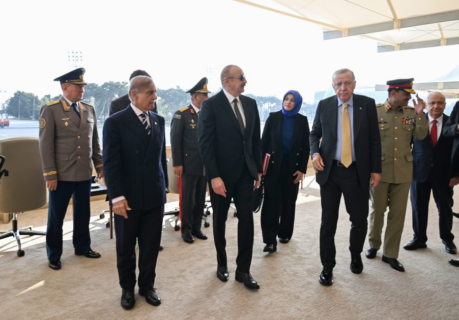 President Ilham Aliyev, First Lady Mehriban Aliyeva, President Erdoğan, Pakistani PM attend Military Parade in Baku (PHOTO/VIDEO)