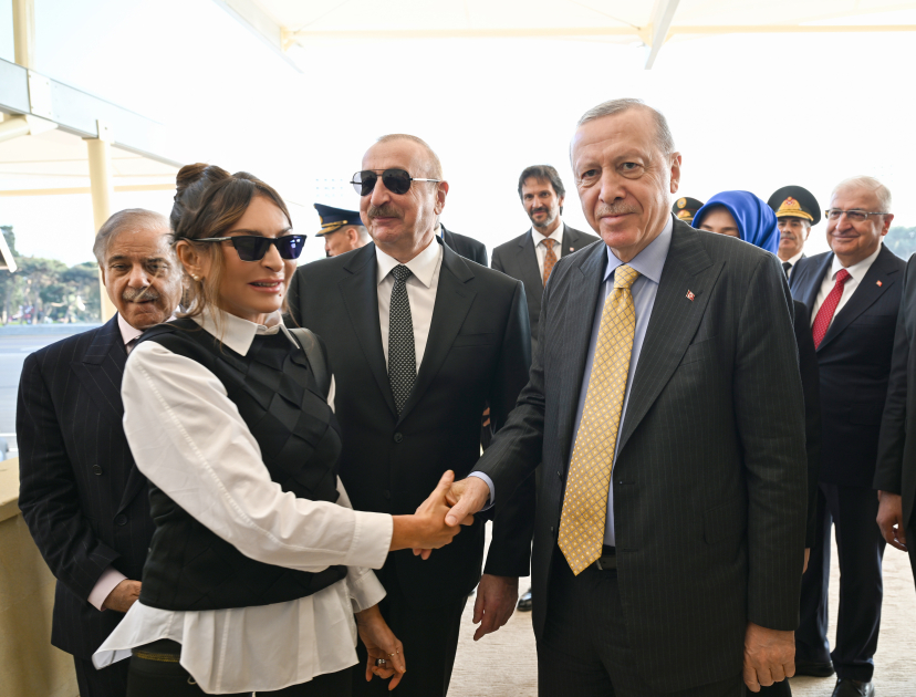 President Ilham Aliyev, First Lady Mehriban Aliyeva, President Erdoğan, Pakistani PM attend Military Parade in Baku (PHOTO/VIDEO)