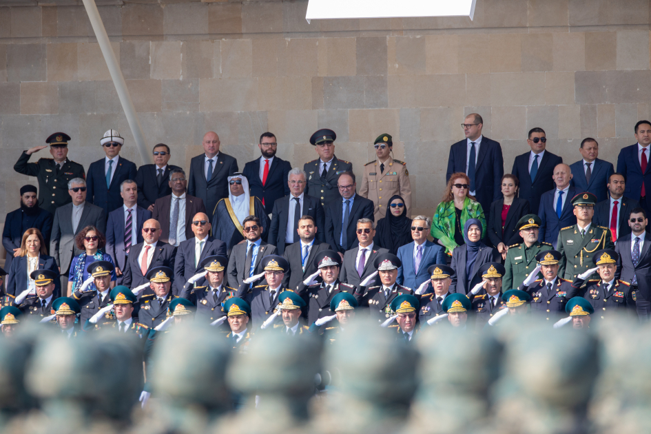 President Ilham Aliyev, First Lady Mehriban Aliyeva, President Erdoğan, Pakistani PM attend Military Parade in Baku (PHOTO/VIDEO)