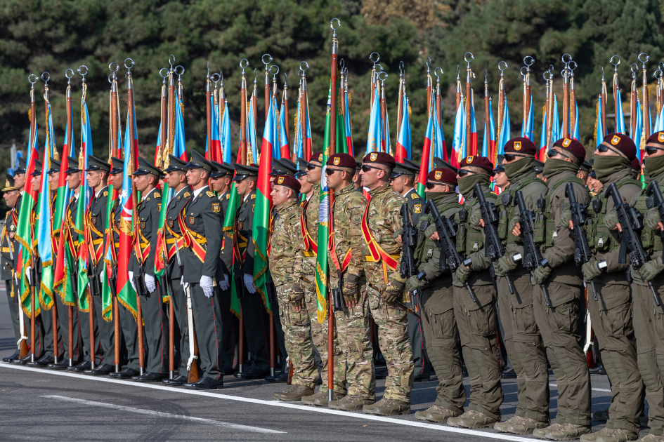 President Ilham Aliyev, First Lady Mehriban Aliyeva, President Erdoğan, Pakistani PM attend Military Parade in Baku (PHOTO/VIDEO)