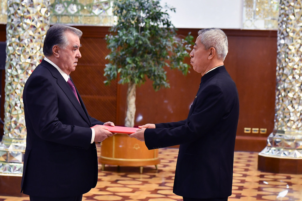Tajikistan's president receives credentials from new ambassadors