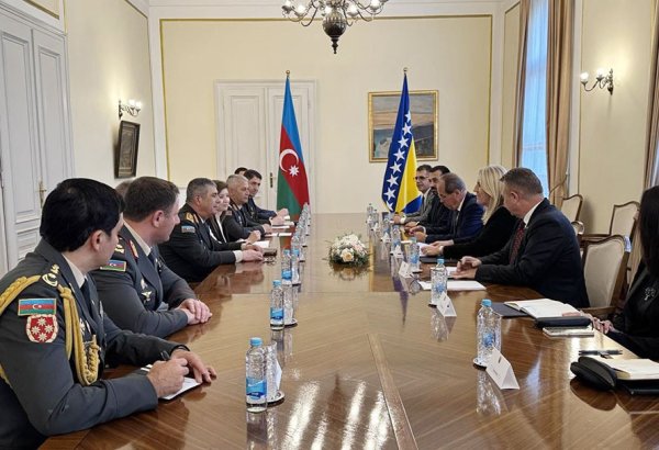 Azerbaijan’s defense chief sets foot in Bosnia and Herzegovina for key talks
