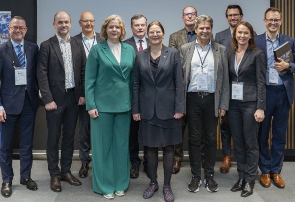 Estonia shows off its digital know-how in Switzerland during high-level business trip