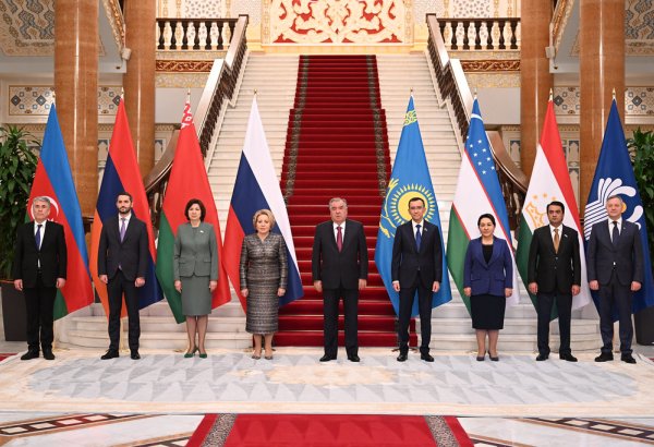 President of Tajikistan meets CIS delegates, advocates for closer co-op