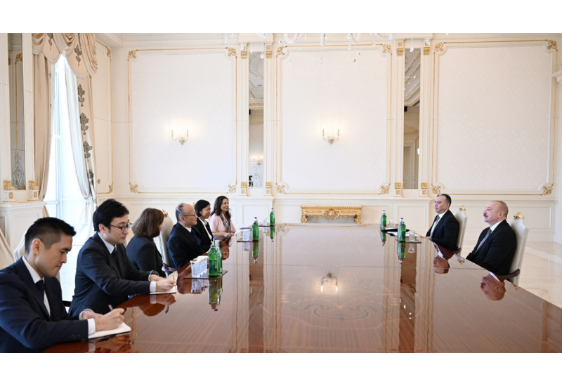 President Ilham Aliyev receives delegation led by Asian Development Bank (PHOTO/VIDEO)