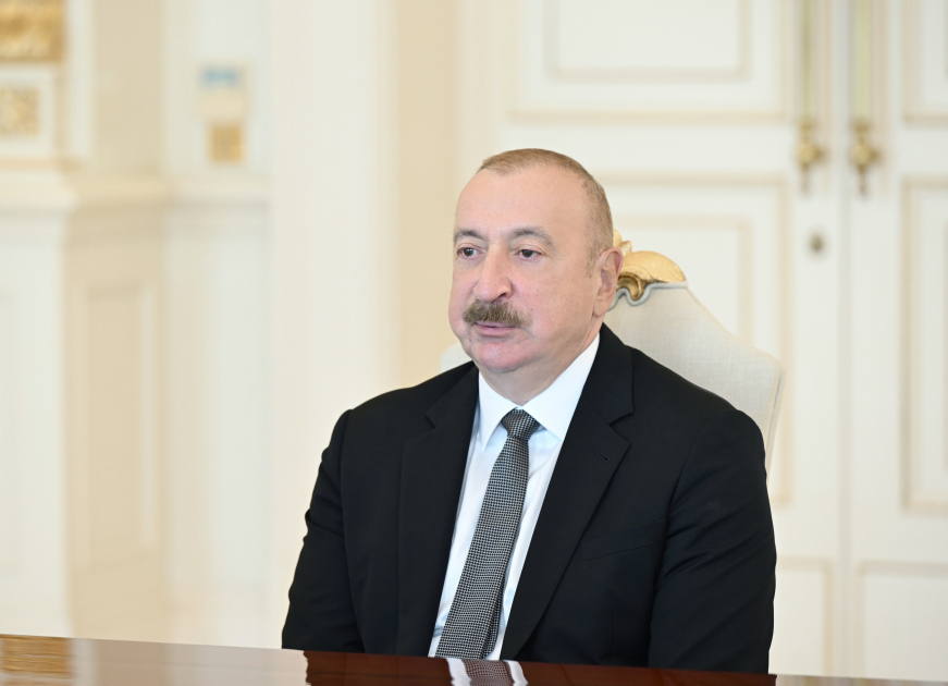 President Ilham Aliyev receives delegation led by Asian Development Bank (PHOTO/VIDEO)