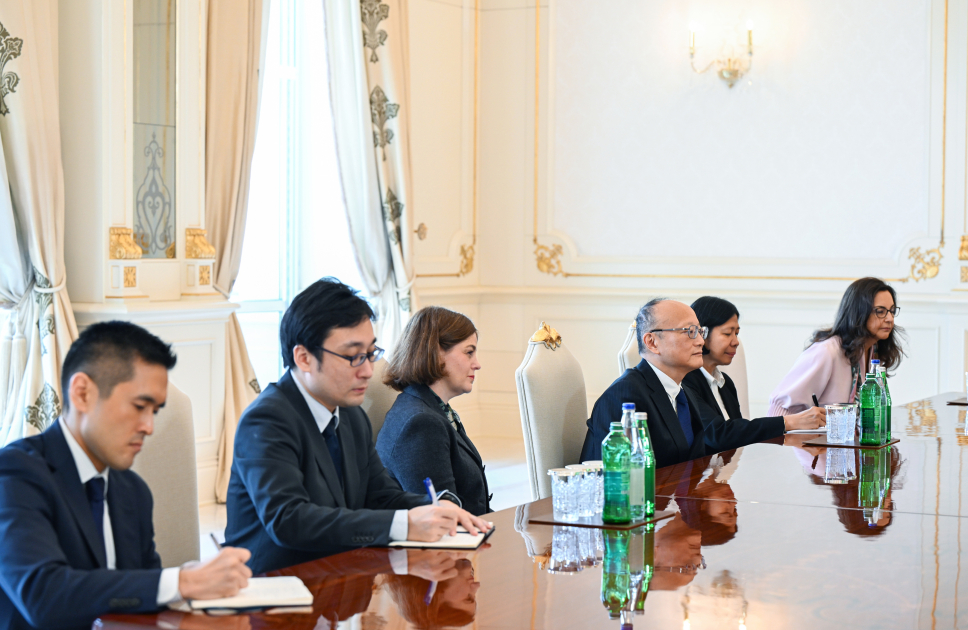 President Ilham Aliyev receives delegation led by Asian Development Bank (PHOTO/VIDEO)