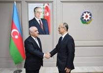 Azerbaijani PM moots cooperation prospects with ADB president (PHOTO)