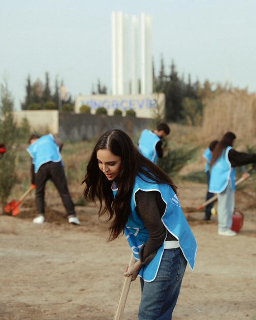 Heydar Aliyev Foundation VP Leyla Aliyeva joins environmental campaign in Mingachevir (PHOTO)