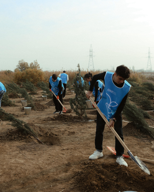 Heydar Aliyev Foundation VP Leyla Aliyeva joins environmental campaign in Mingachevir (PHOTO)