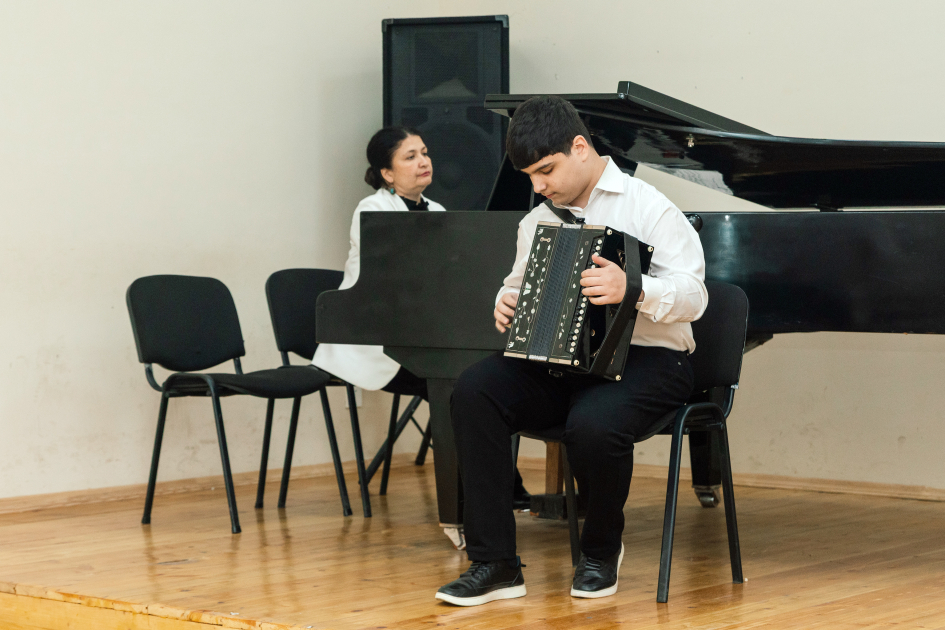 Heydar Aliyev Foundation VP Leyla Aliyeva visits family of martyrs and several social facilities in Mingachevir (PHOTO)