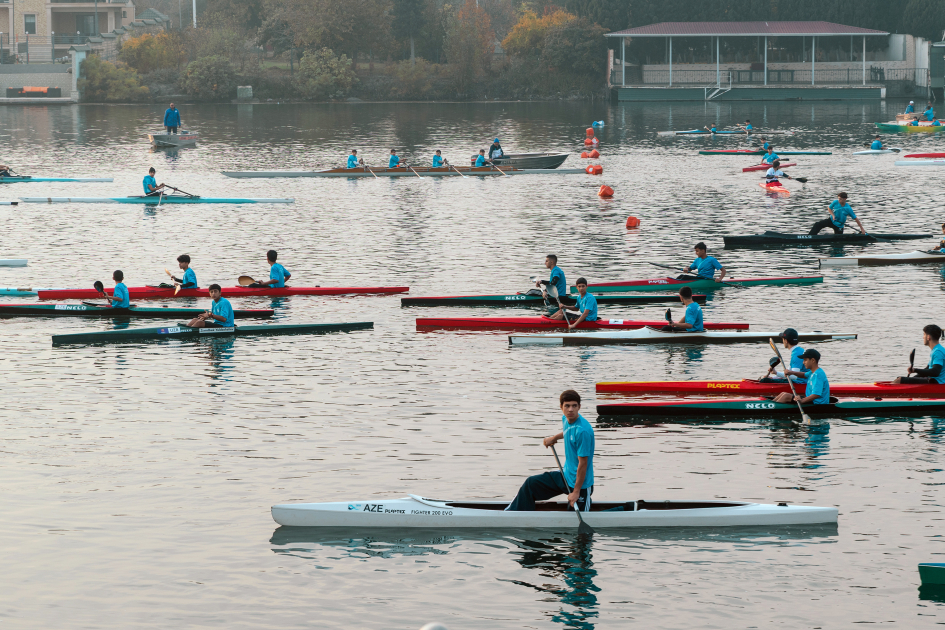 Heydar Aliyev Foundation VP Leyla Aliyeva meets with athletes at rowing base in Mingachevir (PHOTO)