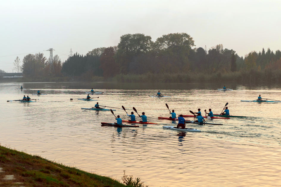 Heydar Aliyev Foundation VP Leyla Aliyeva meets with athletes at rowing base in Mingachevir (PHOTO)