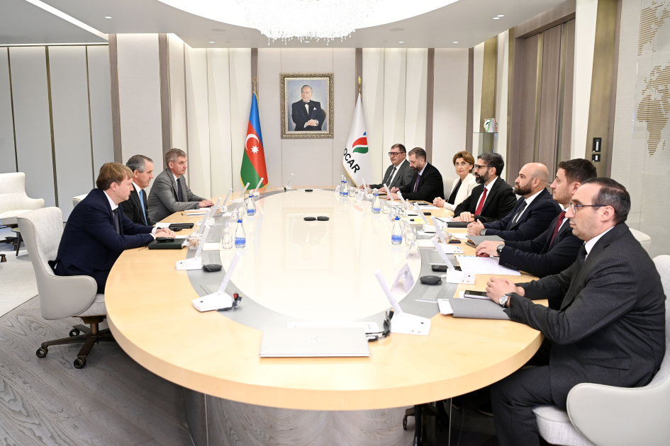 SOCAR reviews strategic cooperation with DeGolyer and MacNaughton