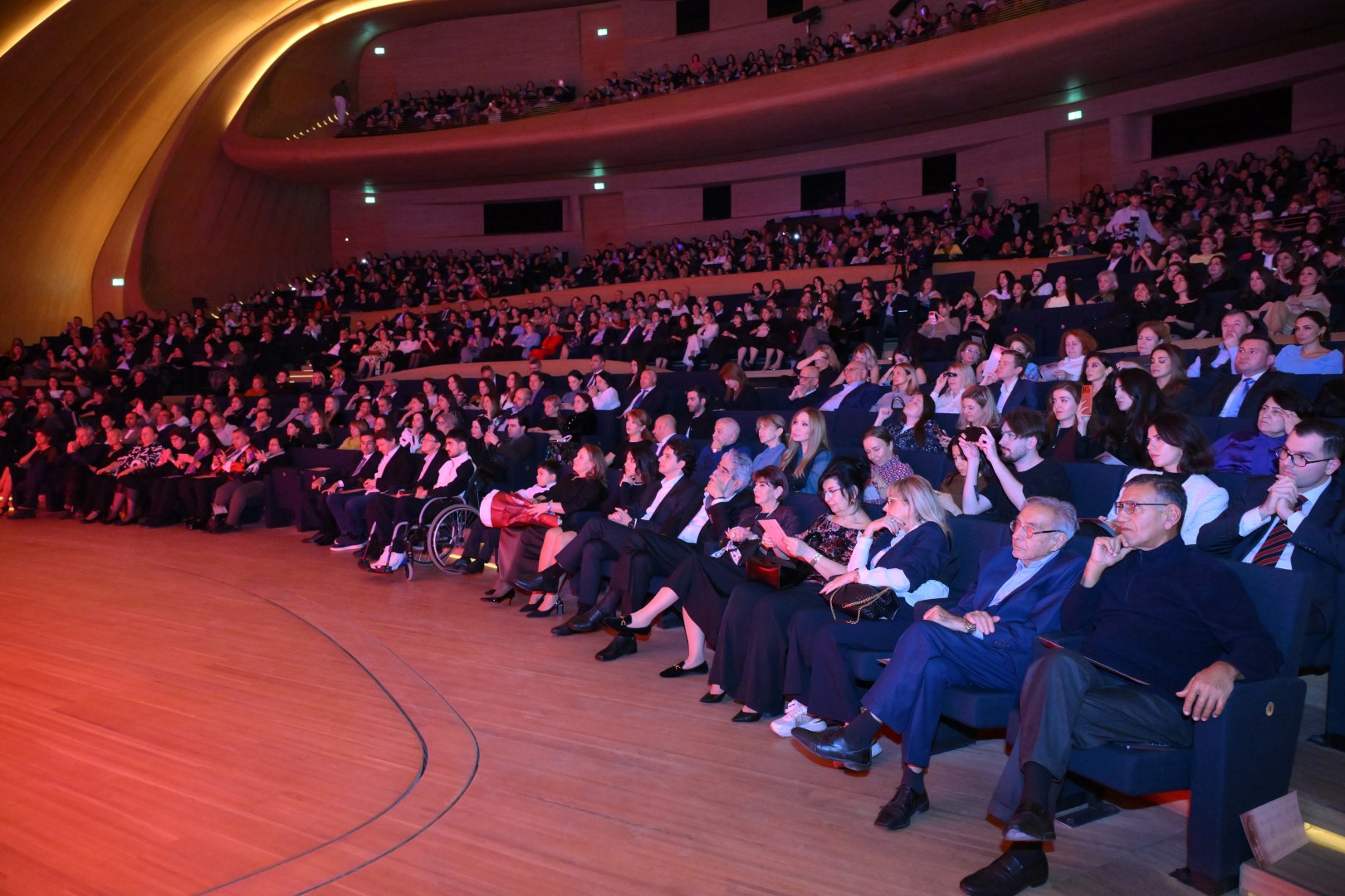 Heydar Aliyev Foundation VP Leyla Aliyeva attends Plácido Domingo's concert at Heydar Aliyev Center (PHOTO/VIDEO)