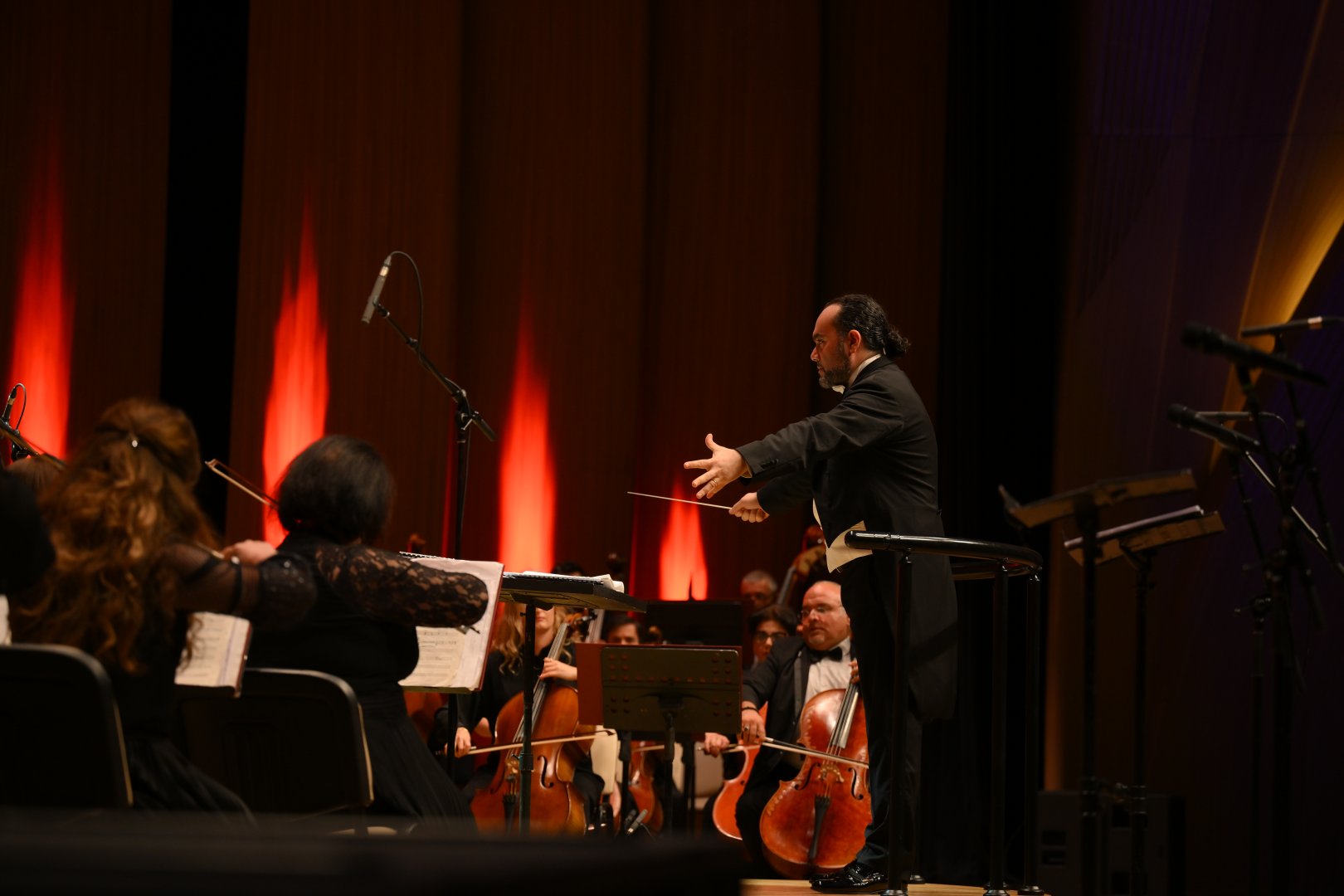 Heydar Aliyev Foundation VP Leyla Aliyeva attends Plácido Domingo's concert at Heydar Aliyev Center (PHOTO/VIDEO)