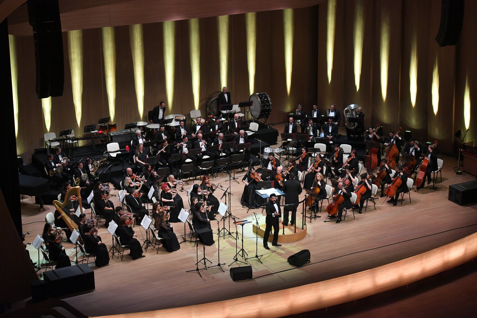 Heydar Aliyev Foundation VP Leyla Aliyeva attends Plácido Domingo's concert at Heydar Aliyev Center (PHOTO/VIDEO)