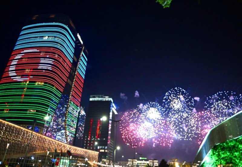 Fireworks display was held in honor of heads of state participating in 7th Consultative Meeting of Heads of State of Central Asia in Tashkent (PHOTO)