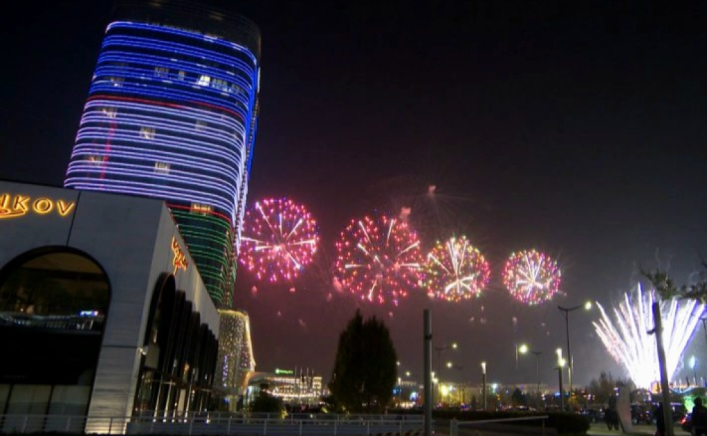 Fireworks display was held in honor of heads of state participating in 7th Consultative Meeting of Heads of State of Central Asia in Tashkent (PHOTO)