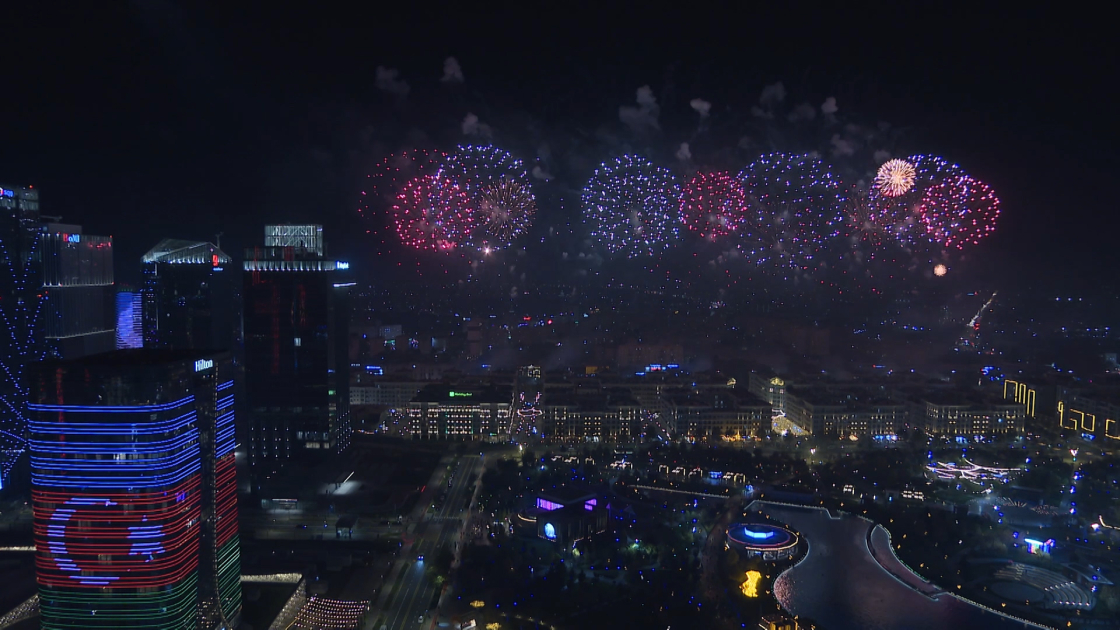 Fireworks display was held in honor of heads of state participating in 7th Consultative Meeting of Heads of State of Central Asia in Tashkent (PHOTO)