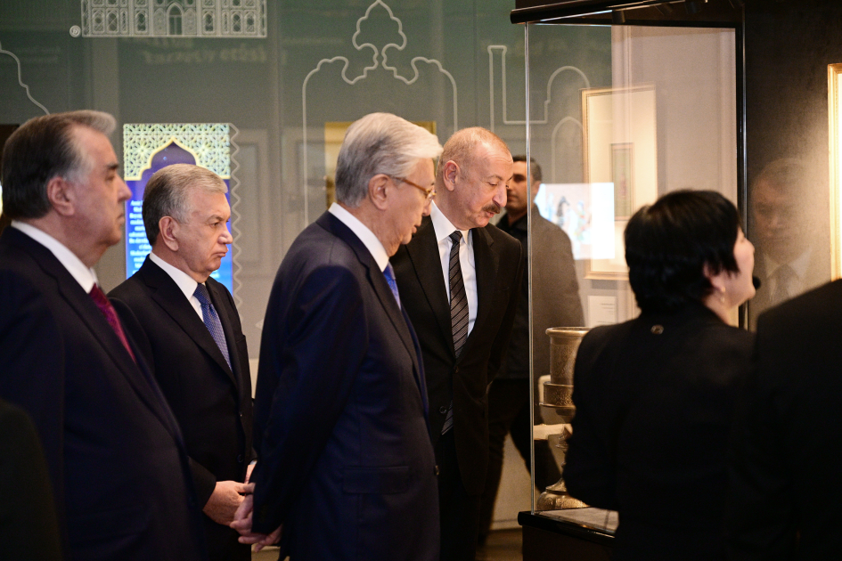 President Ilham Aliyev visits Center of Islamic Civilization in Tashkent (PHOTO)