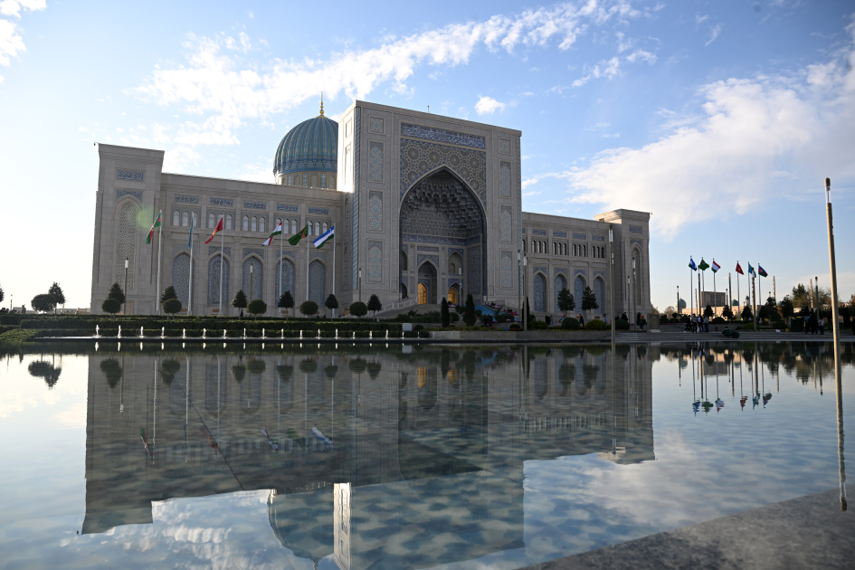 President Ilham Aliyev visits Center of Islamic Civilization in Tashkent (PHOTO)
