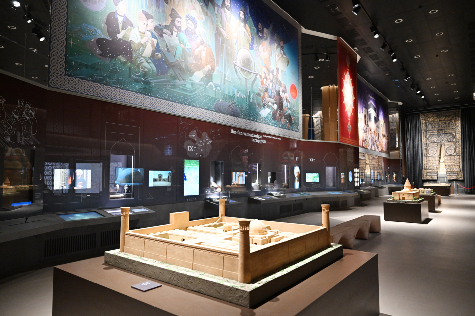 President Ilham Aliyev visits Center of Islamic Civilization in Tashkent (PHOTO)