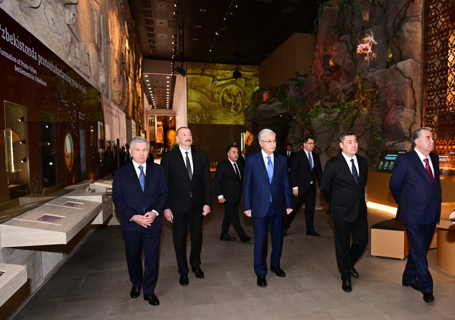 President Ilham Aliyev visits Center of Islamic Civilization in Tashkent (PHOTO)