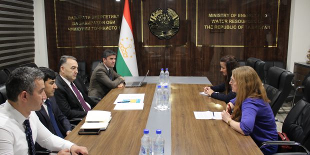 Tajikistan, UK discuss expanding co-op on CASA-1000 energy project