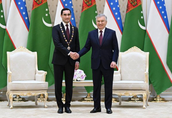 Uzbekistan awards Turkmen leader highest state honor
