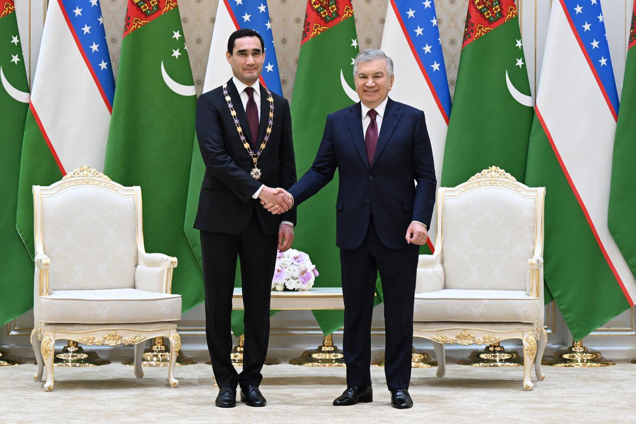 Uzbekistan awards Turkmen leader highest state honor