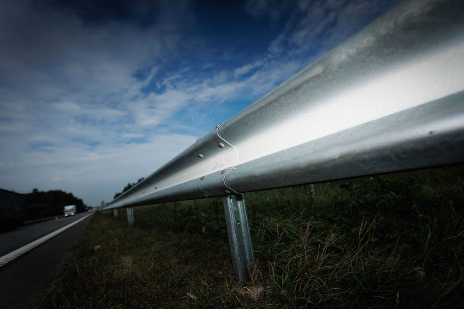 Lithuania launches first Baltic pilot of reflective road barrier paint