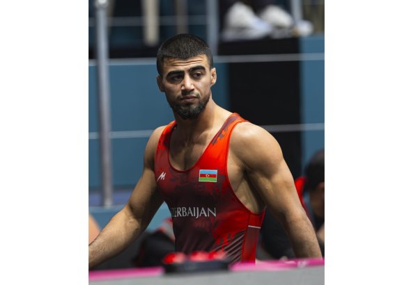 Azerbaijani wrestler wins silver medal at Islamic Solidarity Games (PHOTO)