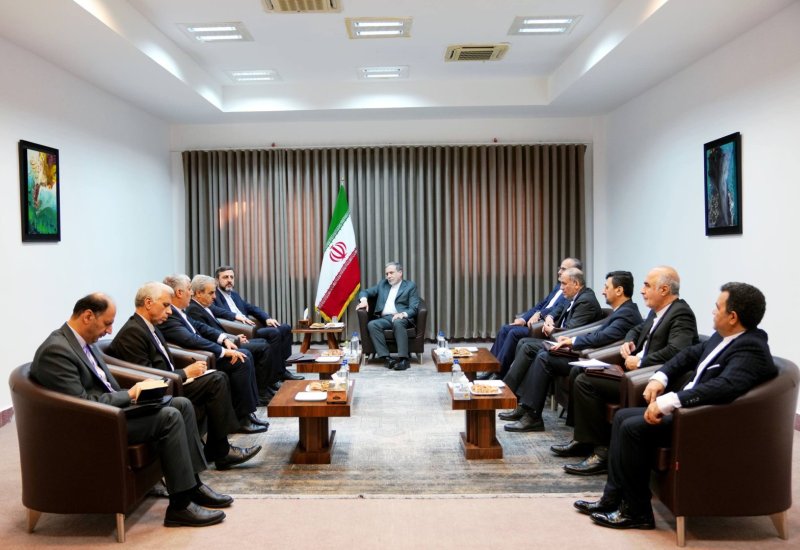 Iran's FM urges ambassadors to boost economic ties with Caspian nations